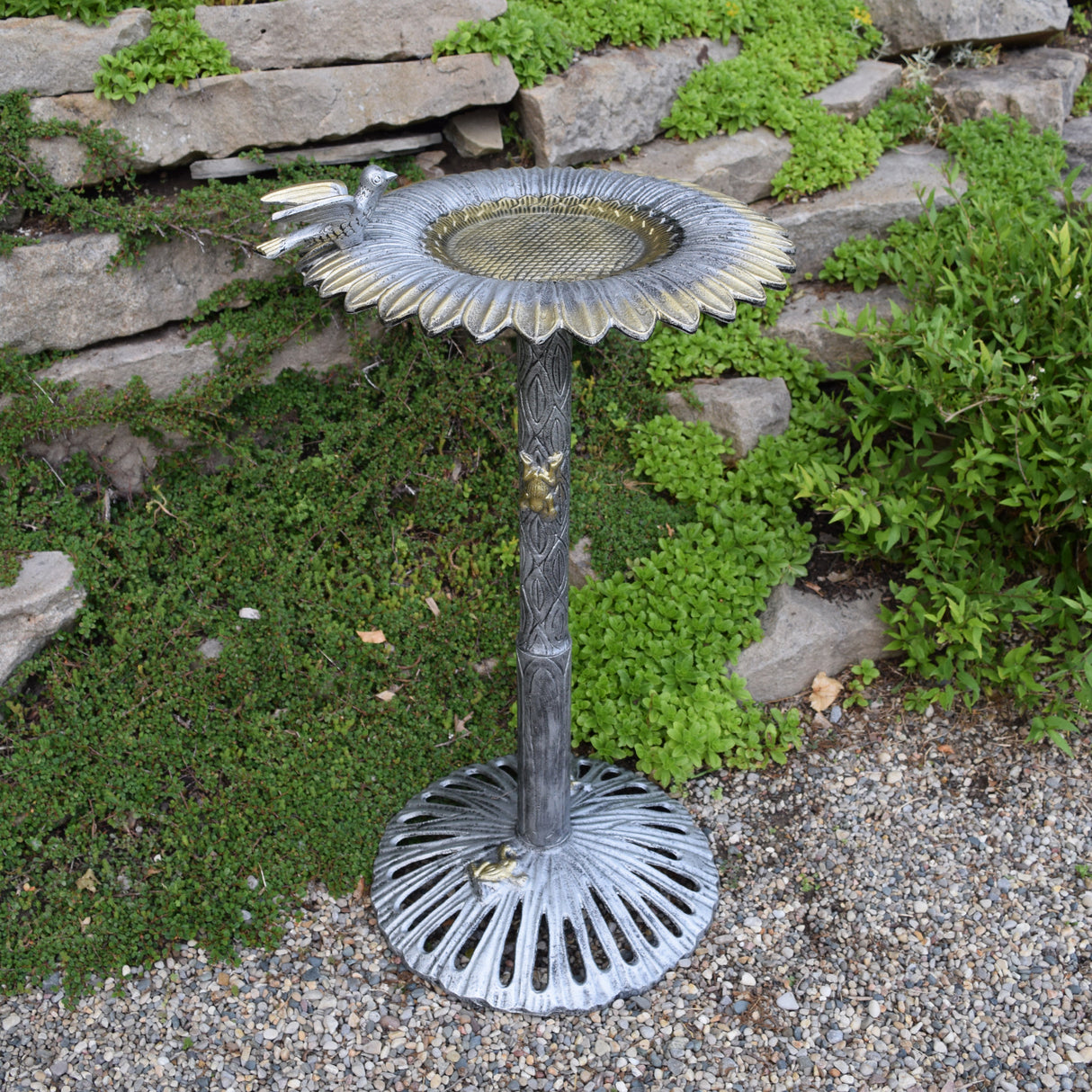 Round Cast Aluminum Metal 30-in Bird Bath with Sunflower Bowl Sharicks