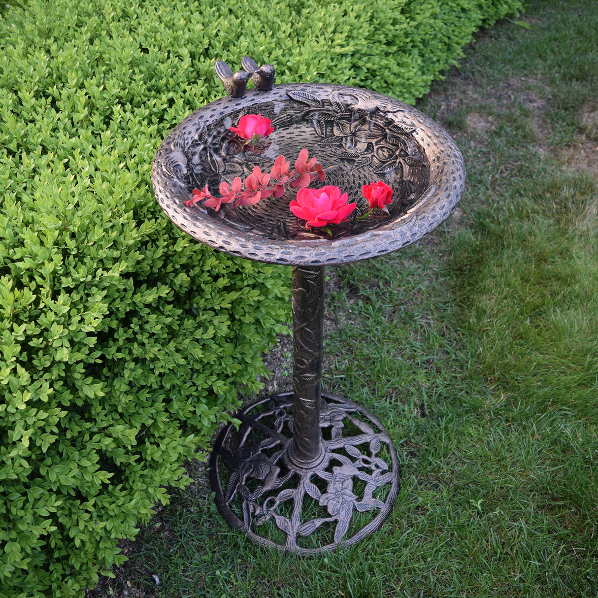 Round Cast Aluminum Metal 32-in Bird Bath with Hummingbirds Sharicks