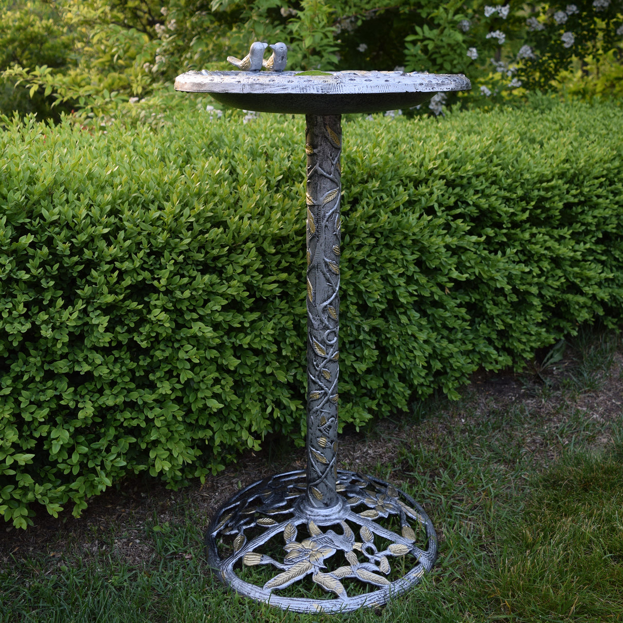 Round Cast Aluminum Metal 32-in Bird Bath with Hummingbirds Sharicks