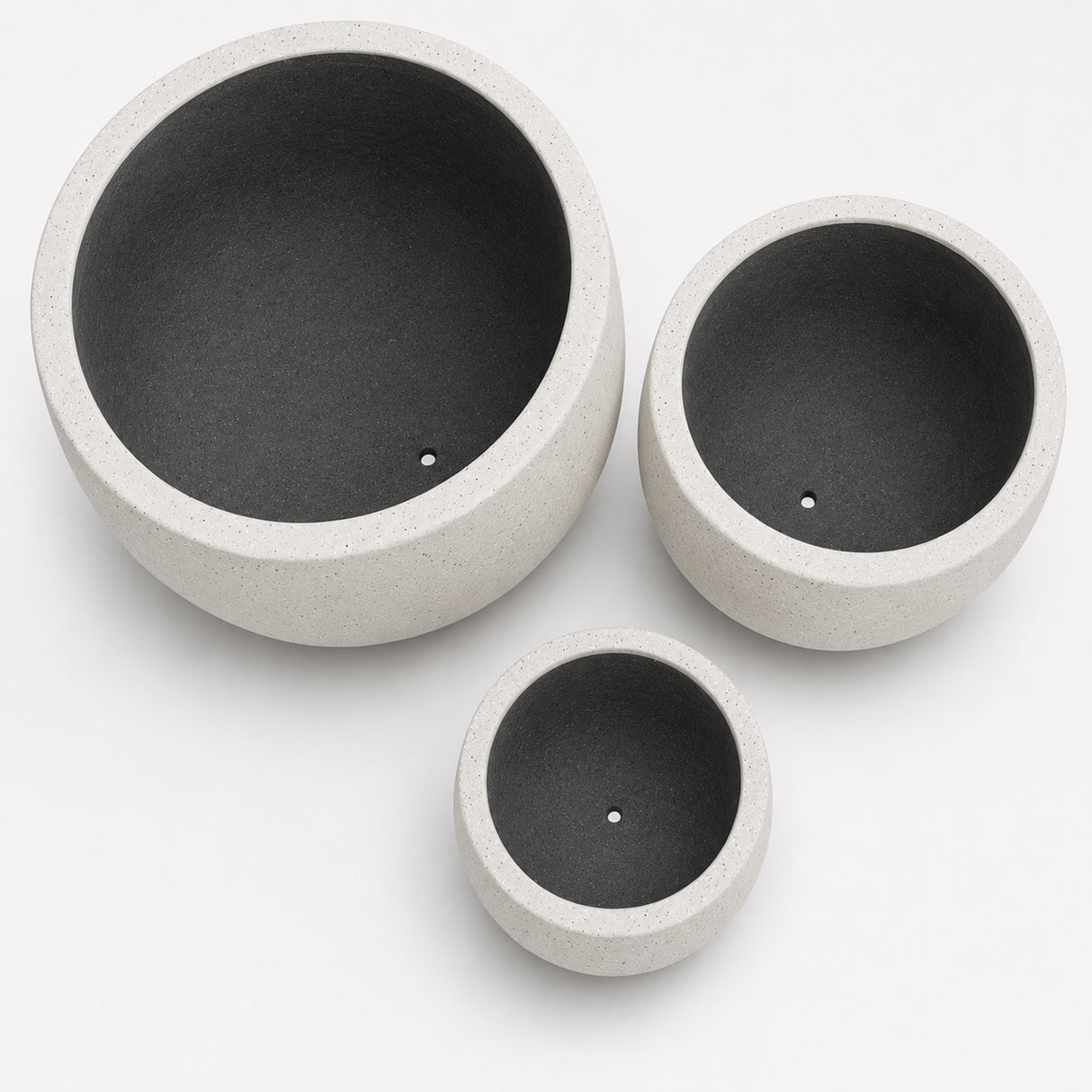 Set of 3 Round Polystone Indoor/Outdoor Planters, White