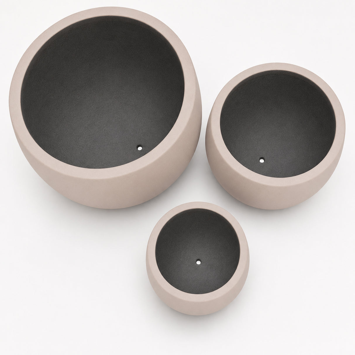 Set of 3 Round Polystone Indoor/Outdoor Planters, Sand
