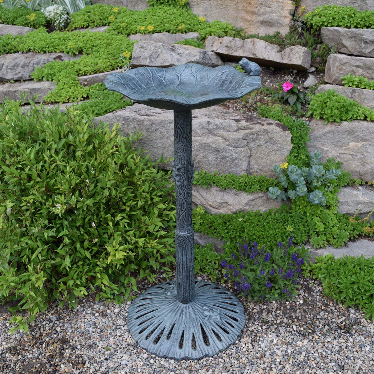 Round Cast Aluminum Metal 35-in Frog Bird Bath with Leaf Bowl