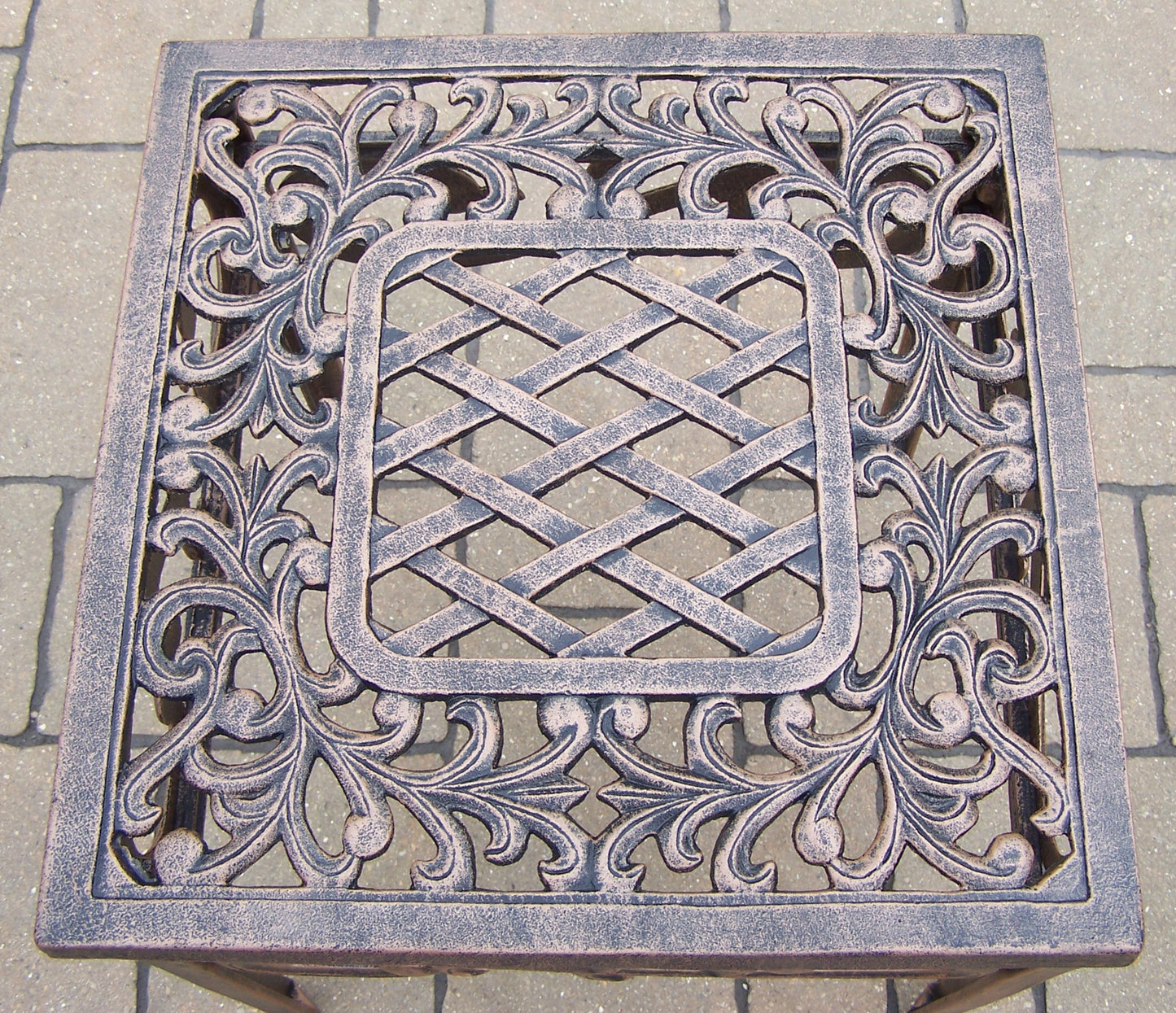 Antique Bronze Cast Aluminum 18-in Square Patio Side End Table